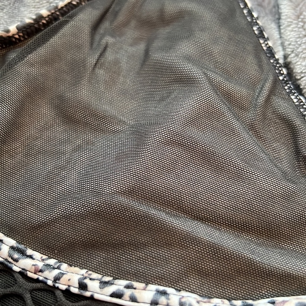 Victoria's Secret Leopard Sports Bra - Picture 3 of 6